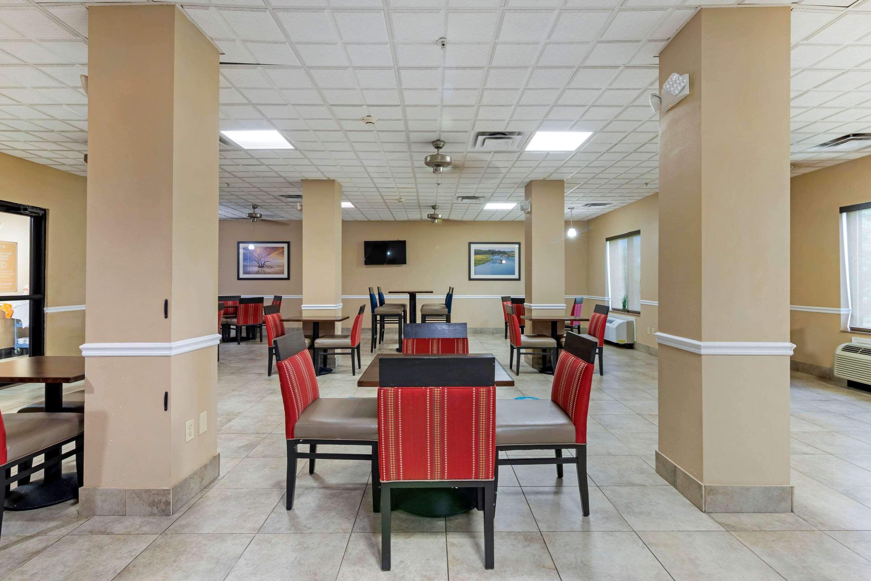 Comfort Suites Savannah North Порт-Вентворт Екстер'єр фото
