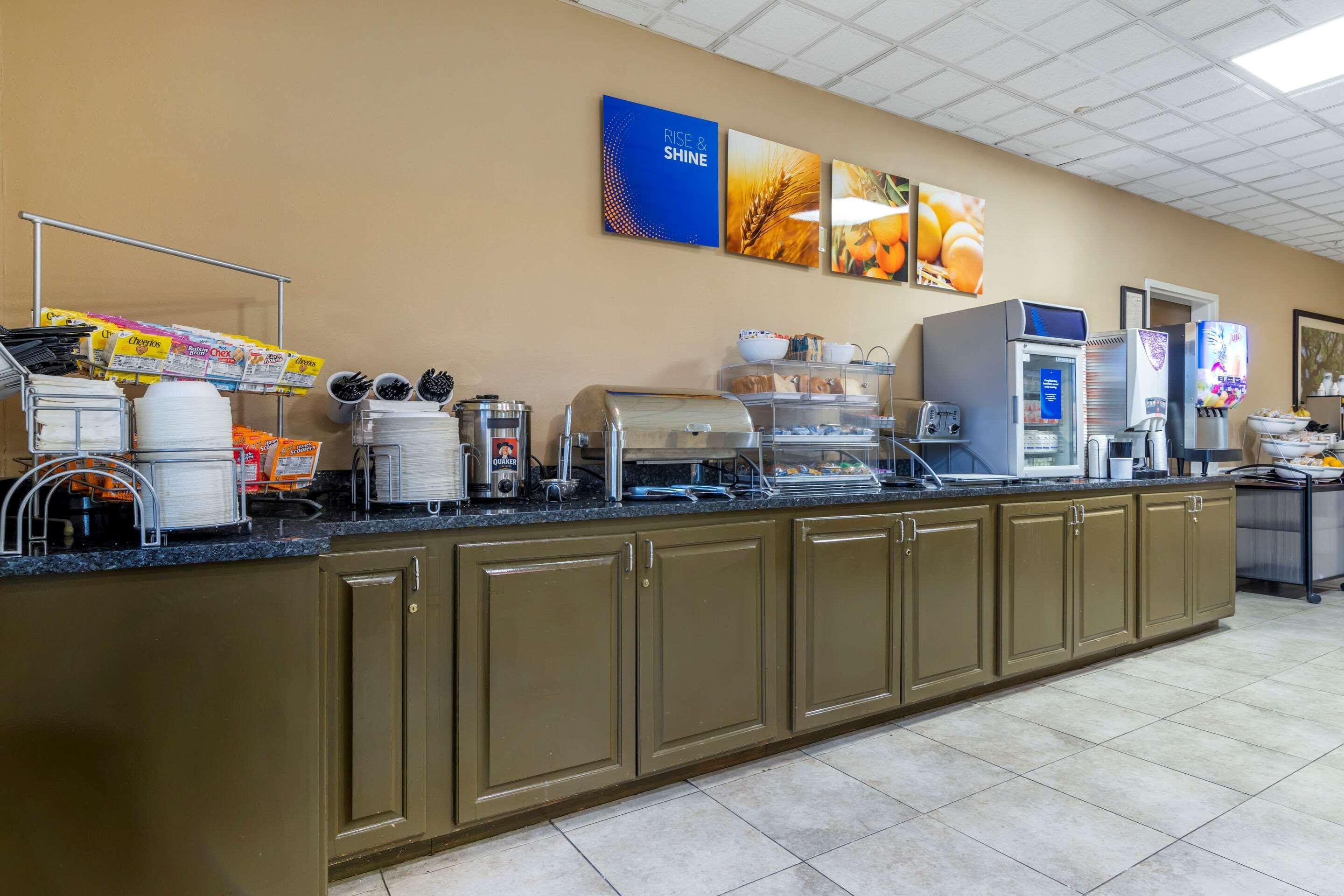 Comfort Suites Savannah North Порт-Вентворт Екстер'єр фото